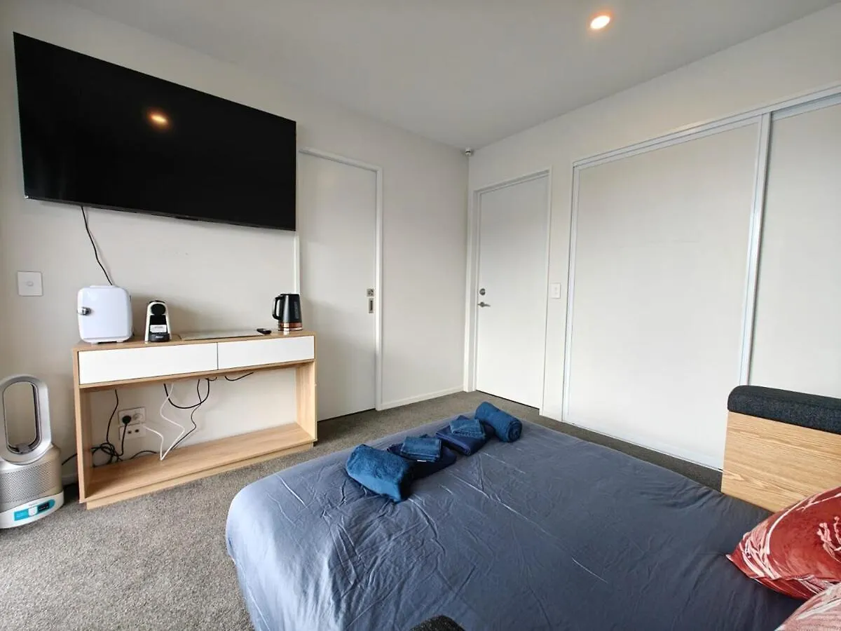 Дом отдыха Вилла Luxury 3 Bed Townhouse By Hagley Park With Garage Крайстчёрч Новая Зеландия