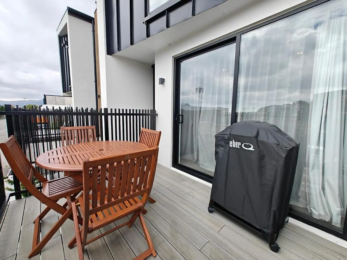 Вилла Luxury 3 Bed Townhouse By Hagley Park With Garage Крайстчёрч 0*,  Новая Зеландия